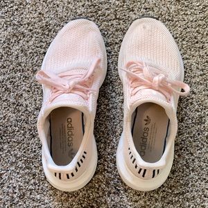 Adidas Women’s Size 8.5 Light Pink Shoe